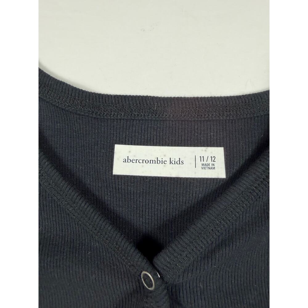 NEW Abercrombie Kids Ribbed Henley Short Sleeve Top Black Size 11/12 - Picture 2 of 4